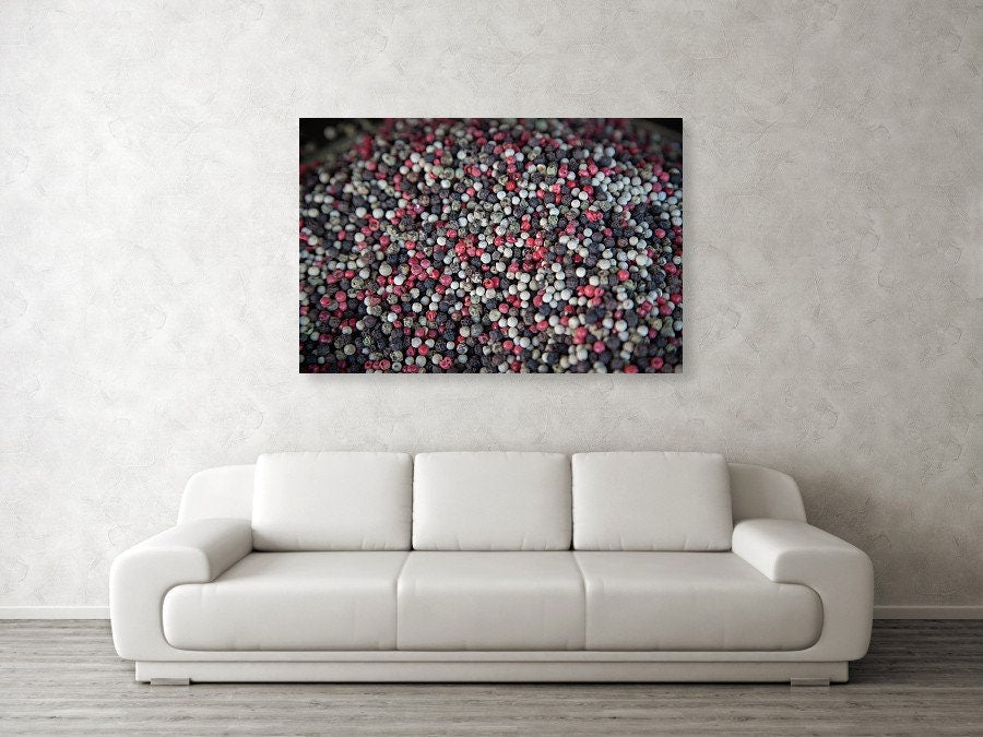 Holy Land Peper Kitchen Wall — Red, Grey and Black Pepper seed at the Mahane Yehuda food Market of Jerusalem