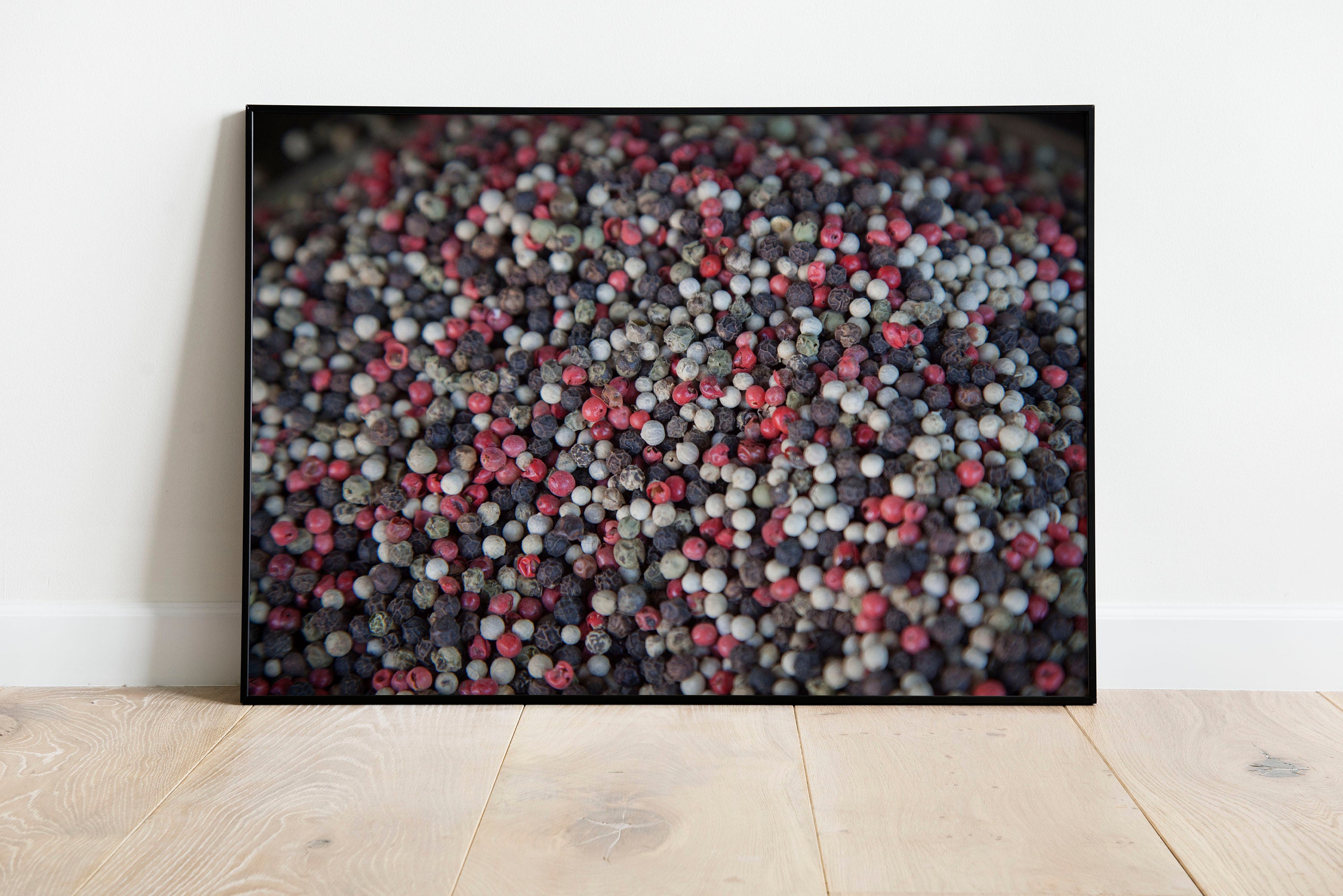 Holy Land Peper Kitchen Wall — Red, Grey and Black Pepper seed at the Mahane Yehuda food Market of Jerusalem