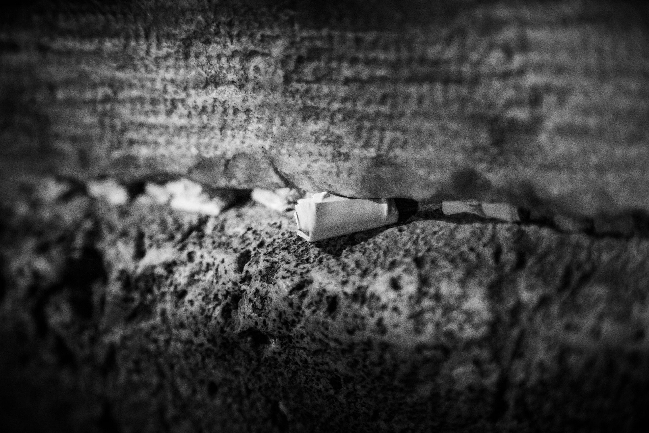 Back and White Kotel Stone Wall Art with a Prayer Note