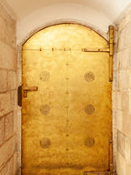Gold Door at the Yochanan Ben Zakai Synagogue — Jewish Quarter of Jerusalem