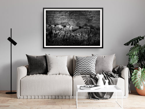 Back and White Kotel Stone Wall Art with a Prayer Note