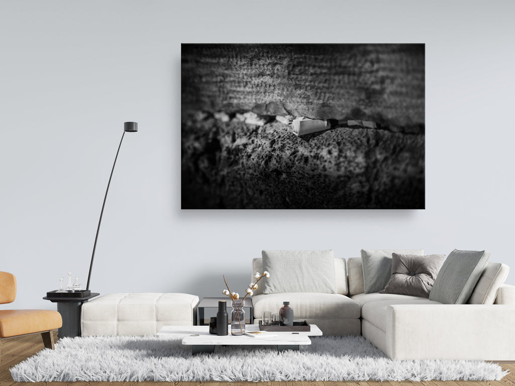 Back and White Kotel Stone Wall Art with a Prayer Note