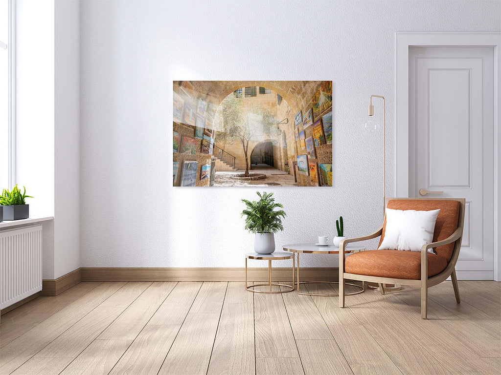 Jerusalem Old City Pedestrian Street with Olive Tree and Arch & Paintings on the Wall — Cardo Jewish Quarter