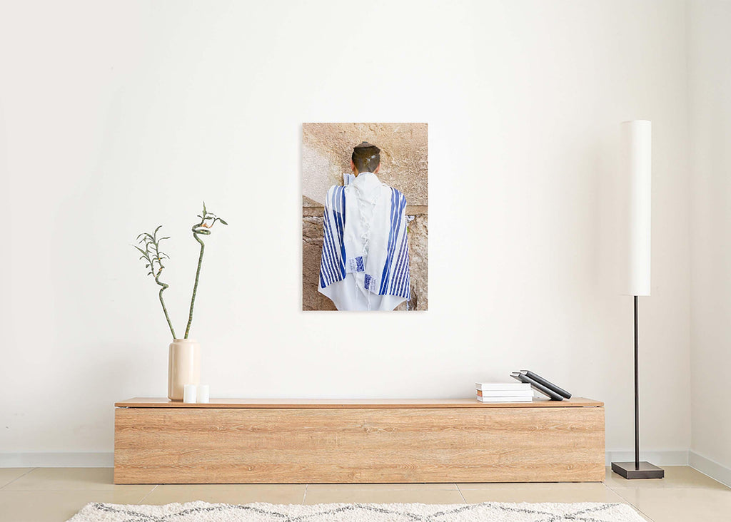 Kotel Western — Jewish Man Praying with Blue Tekhelet Tallit