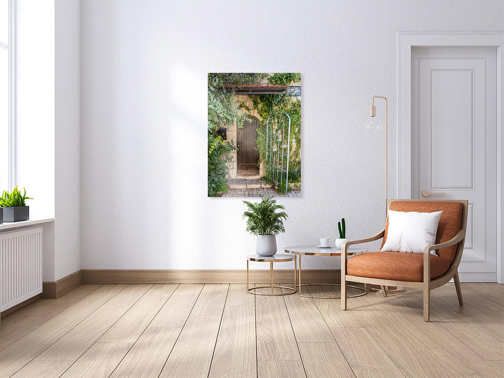 Jerusalem Vintage Brown Wooden Door with Ivy — Yamin Moshe Neighborhood