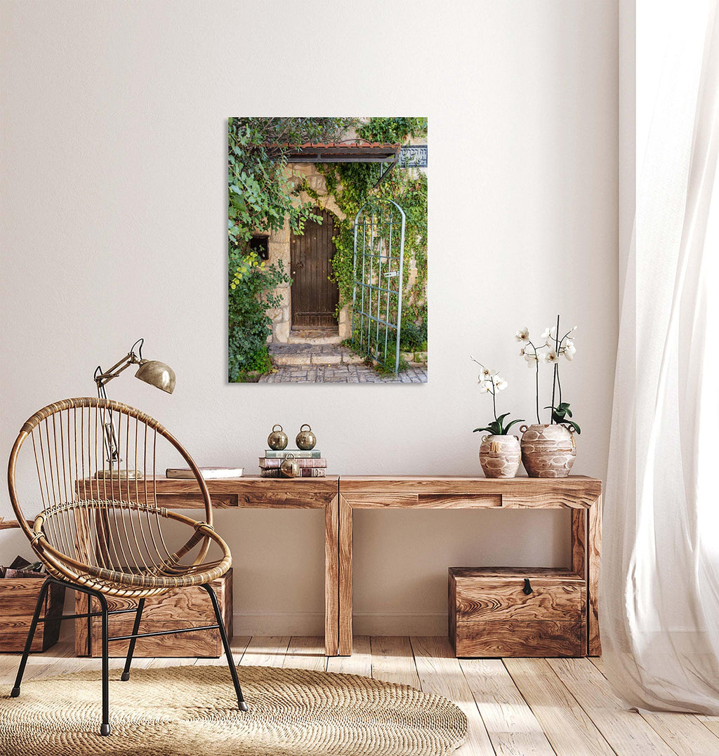 Jerusalem Vintage Brown Wooden Door with Ivy — Yamin Moshe Neighborhood